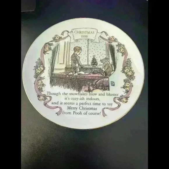 Winnie the Pooh Christmas Plate 1990 - Limited Edition Decorative Collectible - Picture 1 of 2